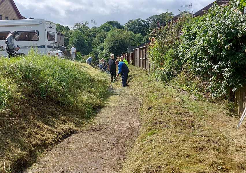 Levenhowe Residents Association Clear-up August 24th. Before and After Photos