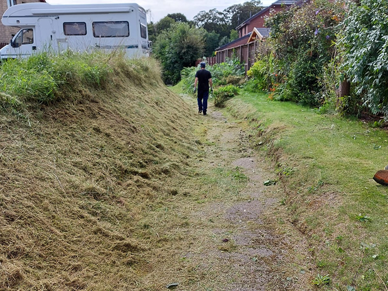 UPDATE: Annual 'tidy-up' of the estate grass area by Levenhowe Residents Association with take place the weekend of 29th/30th July 2023 